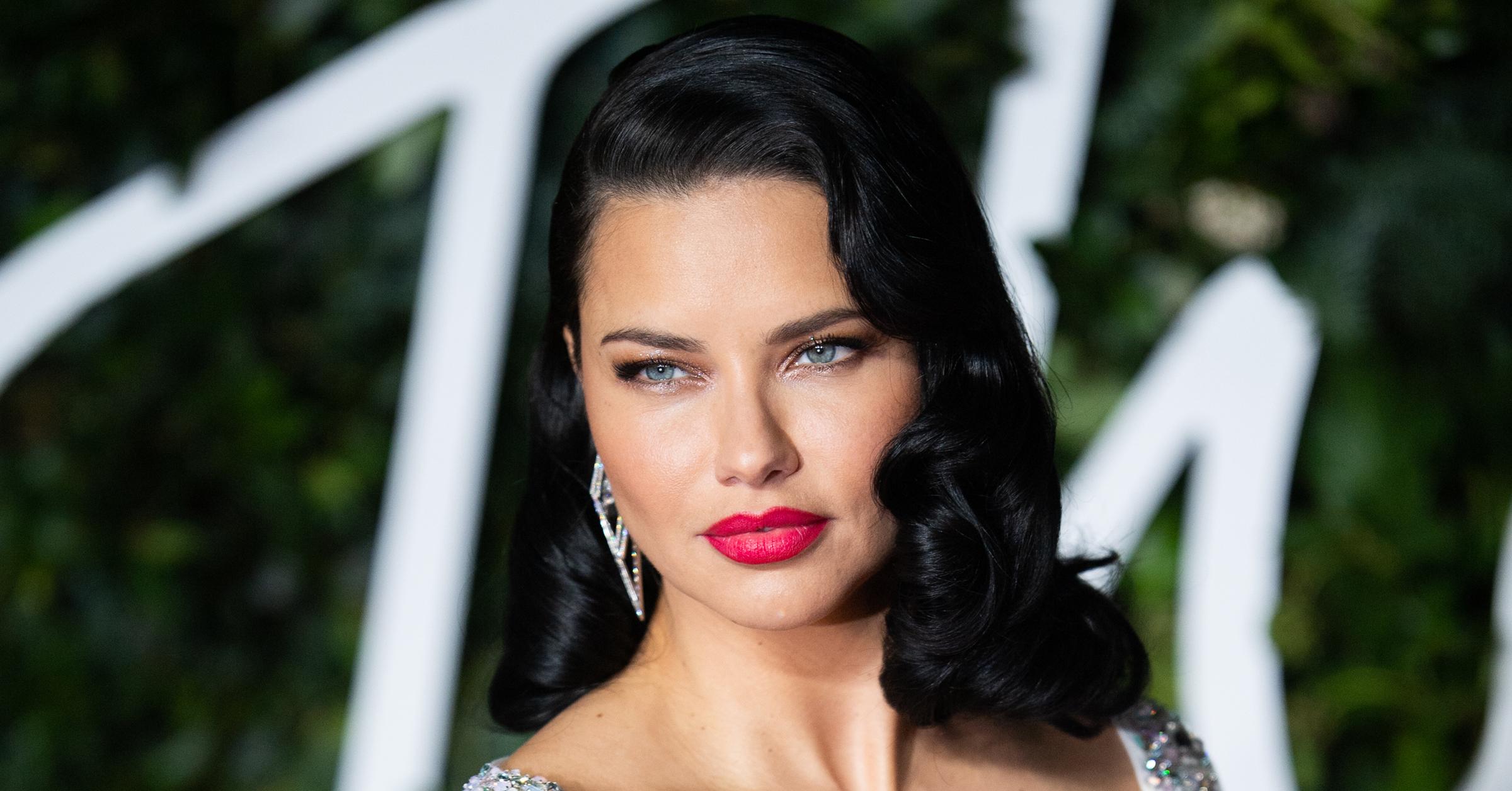 Adriana Lima (40) is zwanger van haar derde kindje