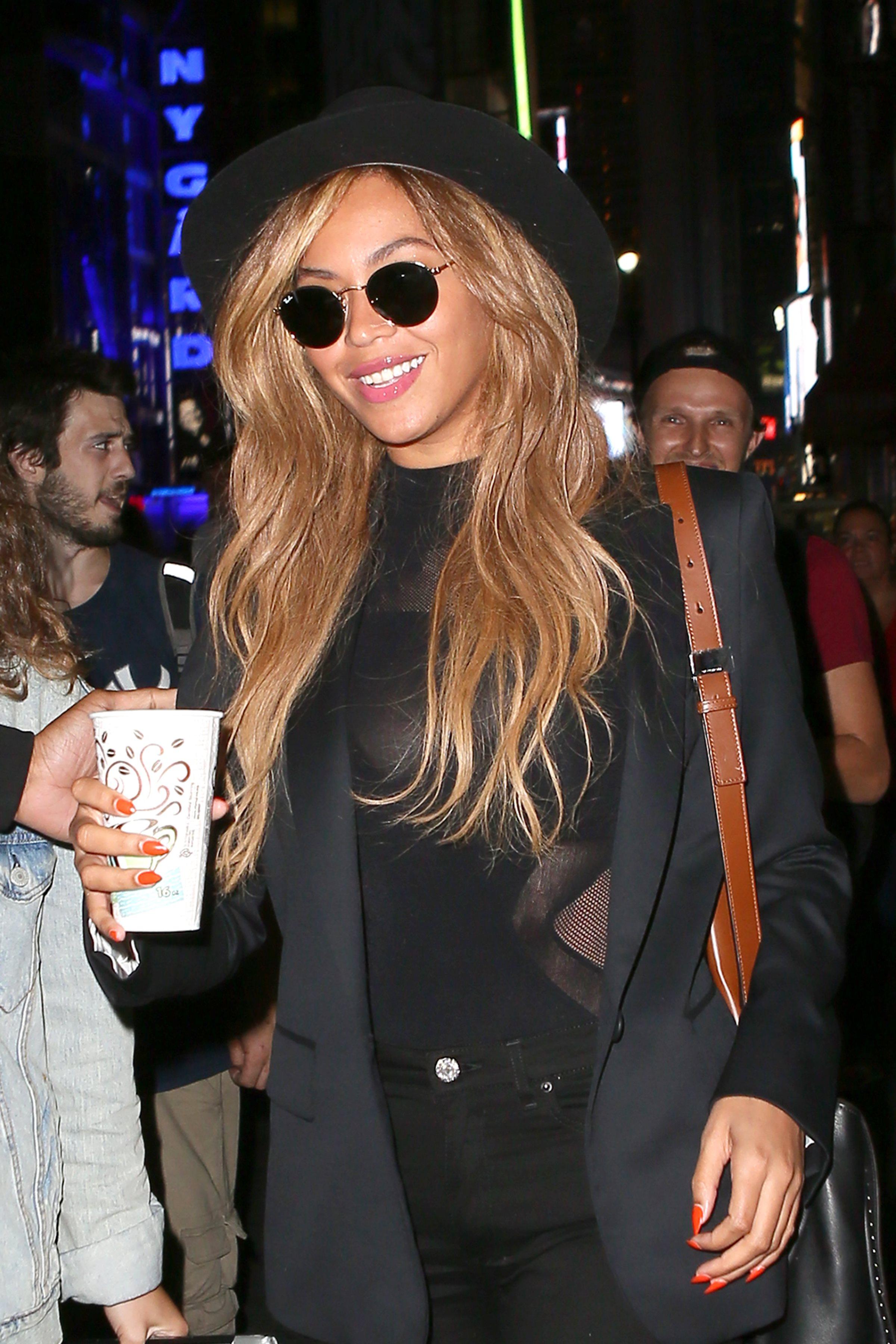 VIDEO: dit gebeurt er wanneer je bij Starbucks zegt dat je Beyonce heet