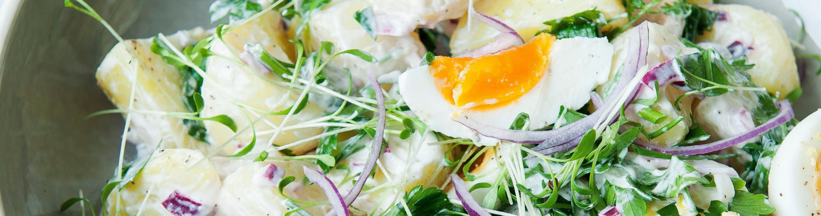 Zo maak je de perfecte aardappelsalade