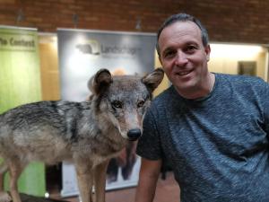 Wolvenkenner Jan Loos is van mening dat de wolf een goede aanwinst is voor onze natuur.