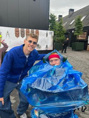 DJ Lost Frequencies ging backstage ook even op de foto met Kevin.