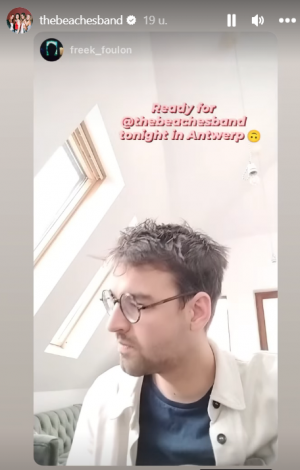 De ochtend van het optreden zelf besloot Freek om het liedje te zingen en te spelen op de gitaar en een video ervan te delen met de band op Instagram.