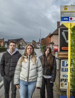 De kinderen van Lies zullen elke dag vier uur onderweg zijn om naar school te kunnen gaan en terug te keren naar huis.