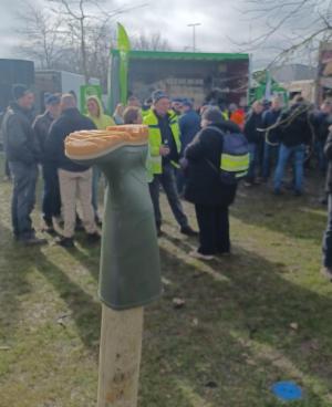 ‘Zet ons niet botweg aan de kant’ was de slogan van het boerenprotest in Roeselare.