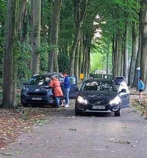 Op de allereerste dag van de knip in de Vijversdreef deed er zich al een ongeval voor in de Beukenlaan.