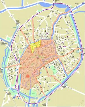 In het N-VA voorstel is het oranje deel van de Brugse binnenstad autovrij.