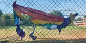 Le drapeau arc-en-ciel brûlé à Awans