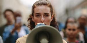 Activiste vrouw protest