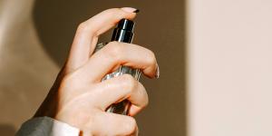 parfum aanbrengen