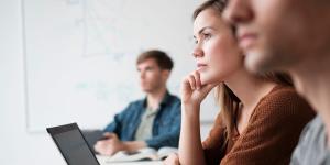 studenten klas laptop