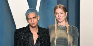 Hunter Schafer en Dominic Fike