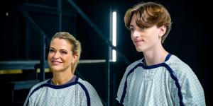 karen damen en zoon sky