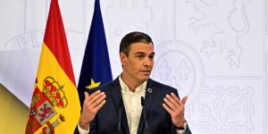 pedro sanchez sans cravate