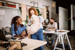 Amener son chien au travail, la clé du bonheur au boulot? - Getty Images