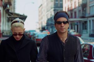 Les lunettes de soleil de Carolyn Bessette Kennedy et John Kennedy Jr reviennent en force en 2025 - Getty Images