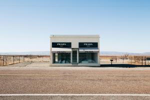 Changement de cap chez Prada - Unsplash (Shelly Cohron)