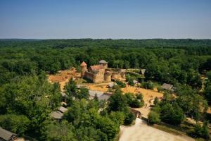 À Guédelon, des passionnés construisent un château comme au Moyen-Âge - Getty Images