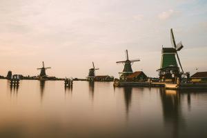 Zaanse Schans, symbole du surtourisme aux Pays-Bas - Unsplash (Moritz Kindler)