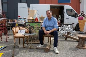 Notre journaliste a suivi Christophe Declercq à la chasse aux pépites vintage - Thijs Demeulemeester