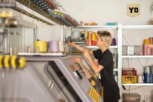 Zoé Momment rajeunit le tricot à Bruxelles - SDP