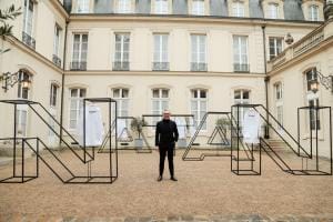 Edouard Vermeulen à Paris, lors de son défilé Natan printemps-été 2024 - Getty Images