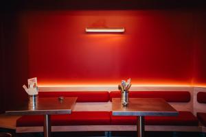 knees to chin etterbeek