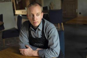 Stefan Jacobs, chef du restaurant Hords-Champs
