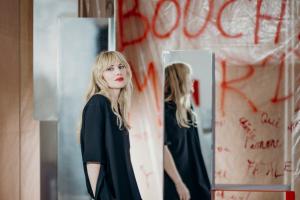 Véronique Leysen (Effortless Studio) ontwikkelde een hedendaagse make-upconsole. ‘Want zeg nu zelf: niemand heeft vandaag nog de tijd om zich zittend op te maken met een koffie en een geurkaarsje erbij.’