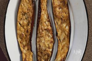 Geroosterde aubergines met misoglazuur