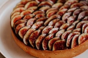 tarte amandes et figues anna le saux