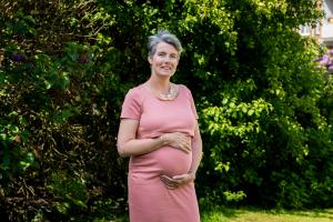sophie bruxelles maternité tardive maman à 43 ans