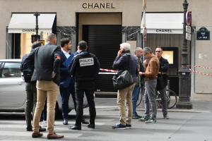 Une boutique Chanel braquée à l'arme lourde place Vendôme, le 5 mai 2022