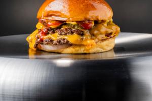 Tap Out Burger Royal Cheese