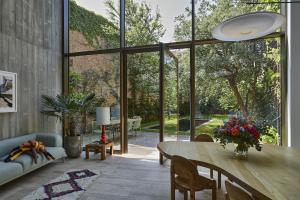 Vervallen bioscoop wordt gezinswoning