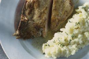 Varkenskotelet met rapenstoemp en tijm