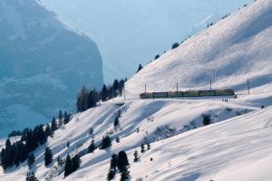 la suisse en train alpes