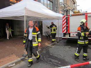 Batjen Brandje in schoenenzaak in volle Batjesdrukte in Izegem - KW.be