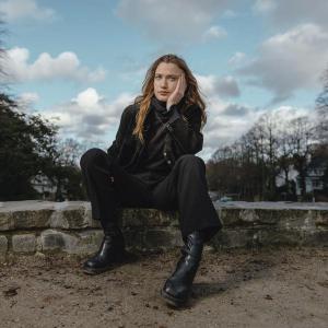 Mona Mina Leon (‘1985’): ‘Stop met te doen alsof vrouwen geen interessant leven zouden hebben’