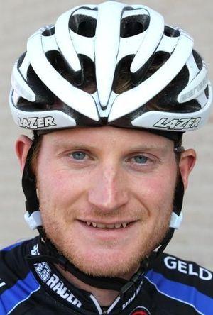 Joeri Calleeuw zegeviert bij eliterenners zonder contract in Zedelgem