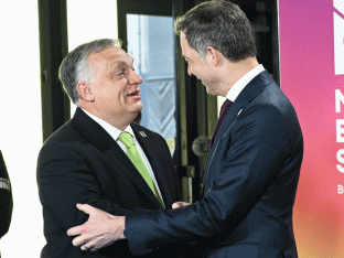 Viktor Orbán en Alexander De Croo in maart