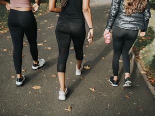 Vrouwen in legging