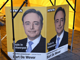 Er woedt een bitse strijd in het Antwerpen van Bart De Wever (N-VA)