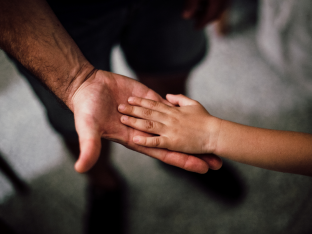 Voici comment devenir papa solo en Belgique - Canva