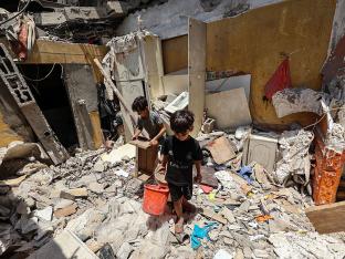 Gaza kinderen puin