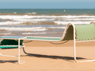 3 nouveautés déco pour l'été 2025 (ici, le transat d'Honoré) - SDP