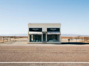 Changement de cap chez Prada - Unsplash (Shelly Cohron)