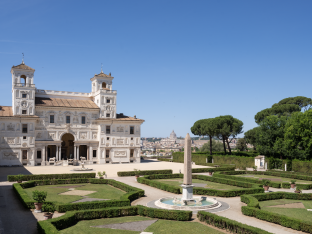 La Villa Medici, à Rome, photographiée par Daniele Molajoli pour Fendi - SDP