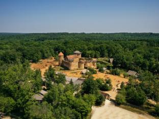 À Guédelon, des passionnés construisent un château comme au Moyen-Âge - Getty Images