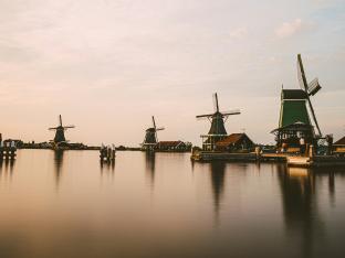 Zaanse Schans, symbole du surtourisme aux Pays-Bas - Unsplash (Moritz Kindler)