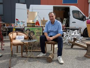 Notre journaliste a suivi Christophe Declercq à la chasse aux pépites vintage - Thijs Demeulemeester